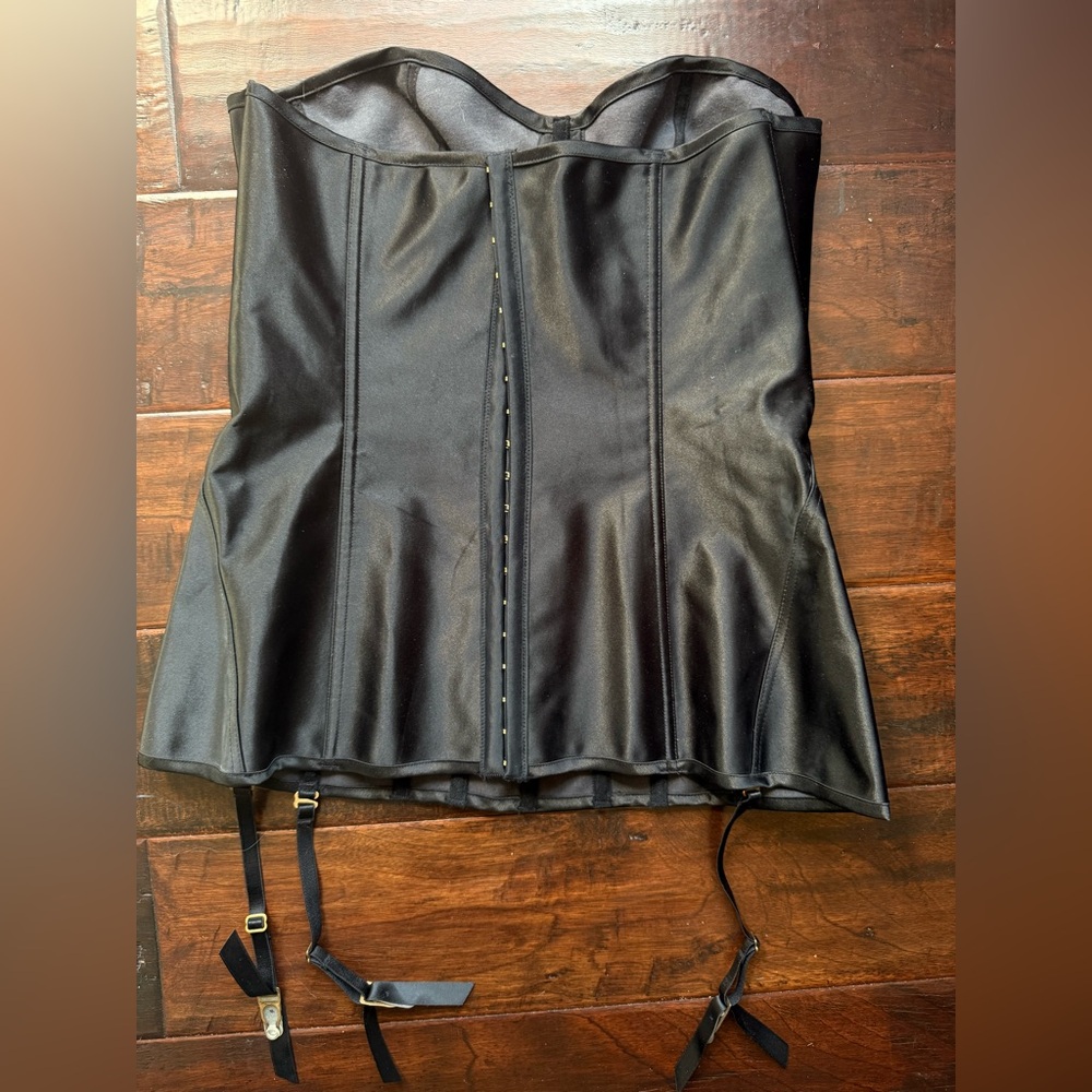 La Senza Vintage Satin Strapless Corset Bustier Top with Garters - Picture 2 of 4